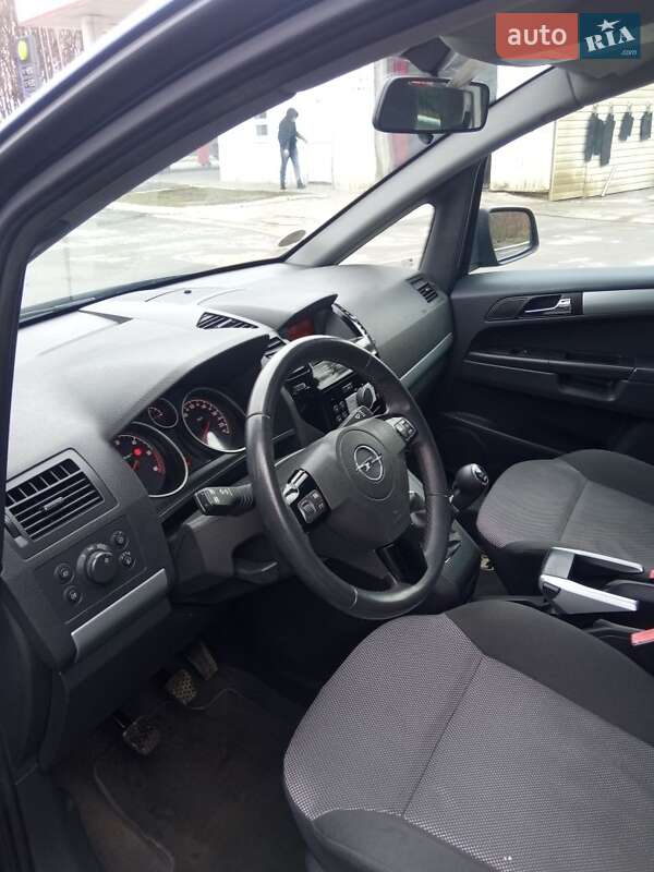 Мінівен Opel Zafira 2010 в Львові