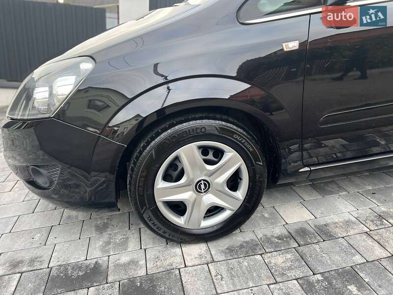Мінівен Opel Zafira 2011 в Хмельницькому