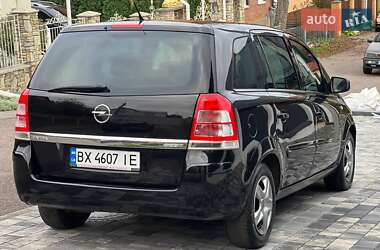 Минивэн Opel Zafira 2011 в 