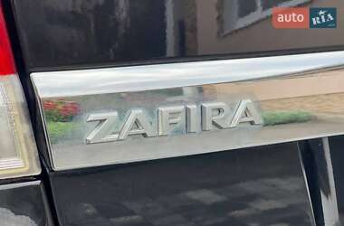 Минивэн Opel Zafira 2011 в 
