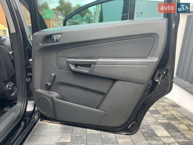 Мінівен Opel Zafira 2011 в Хмельницькому