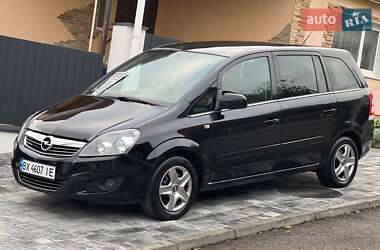 Минивэн Opel Zafira 2011 в 