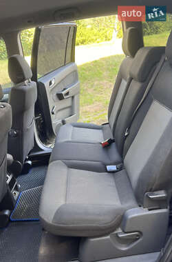 Минивэн Opel Zafira 2005 в  фото 9 Минивэн Opel Zafira 2005 в