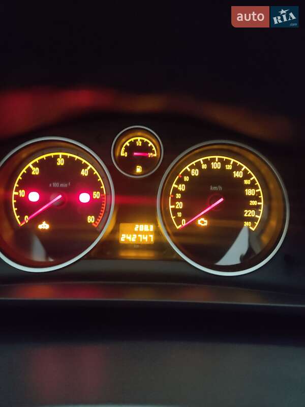 Минивэн Opel Zafira 2011 в 