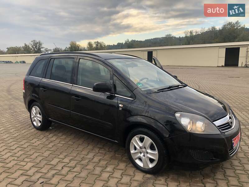 Минивэн Opel Zafira 2010 в Черновцах