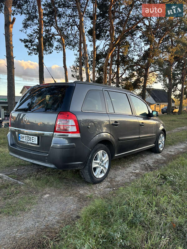 Минивэн Opel Zafira 2011 в Житомире