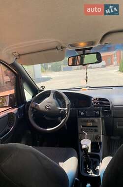 Минивэн Opel Zafira 2004 в 