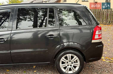 Минивэн Opel Zafira 2013 в 