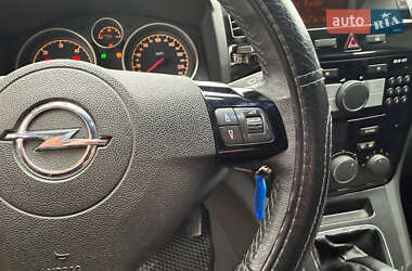 Минивэн Opel Zafira 2013 в 