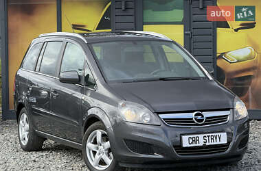 Минивэн Opel Zafira 2010 в 