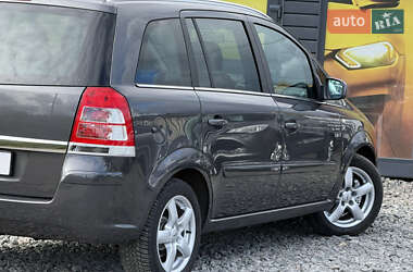Минивэн Opel Zafira 2010 в 