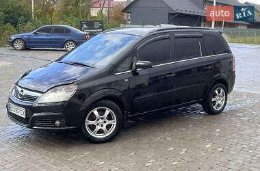 Минивэн Opel Zafira 2005 в  фото 31 Минивэн Opel Zafira 2005 в