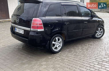 Минивэн Opel Zafira 2005 в  фото 44 Минивэн Opel Zafira 2005 в