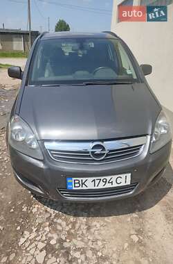 Минивэн Opel Zafira 2011 в 