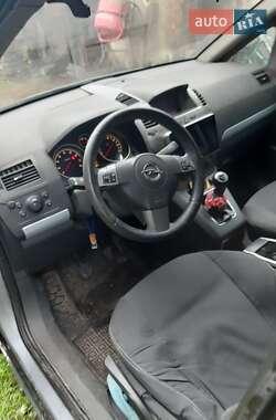Минивэн Opel Zafira 2006 в 
