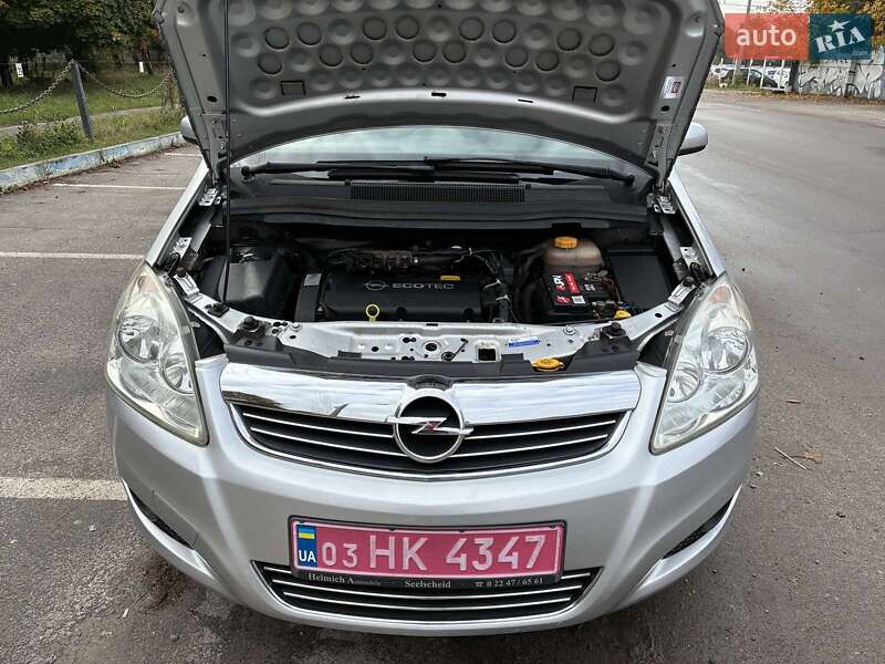 Минивэн Opel Zafira 2008 в Луцке
