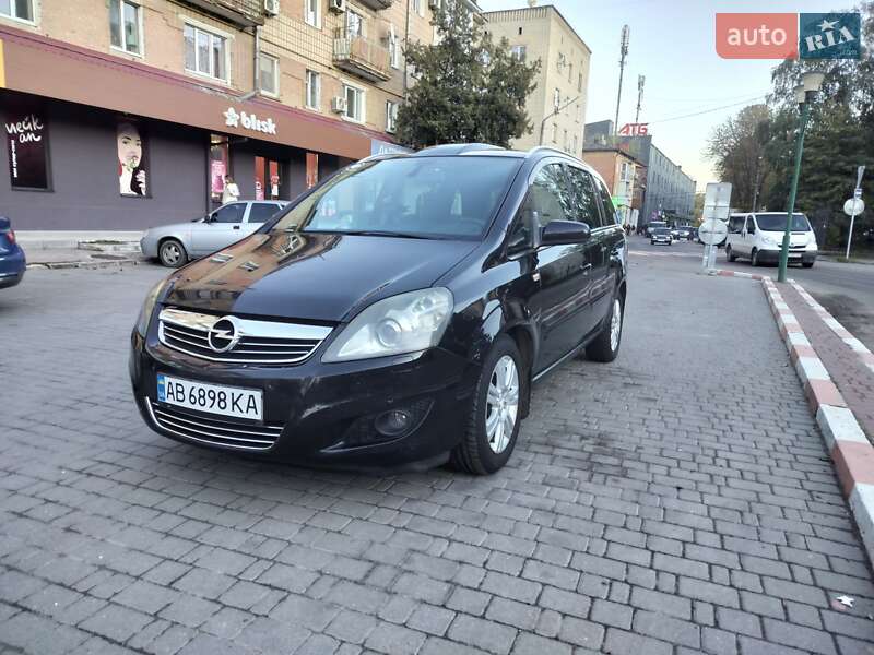 Минивэн Opel Zafira 2009 в Могилев-Подольске фото 2 Минивэн Opel Zafira 2009 в Могилев-Подольске