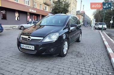 Минивэн Opel Zafira 2009 в 