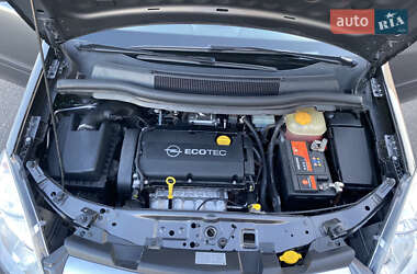 Минивэн Opel Zafira 2009 в 