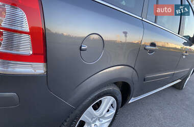 Минивэн Opel Zafira 2009 в 