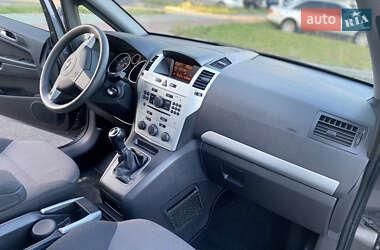 Минивэн Opel Zafira 2009 в 
