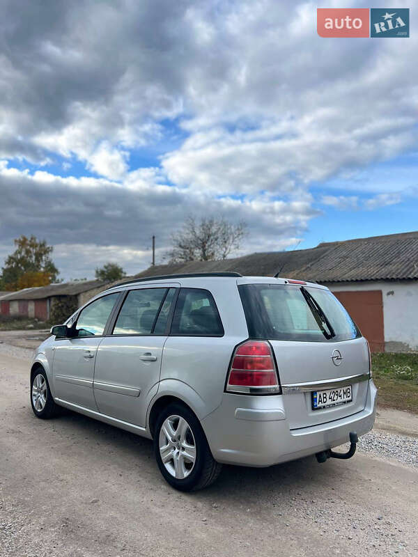 Минивэн Opel Zafira 2006 в Виннице