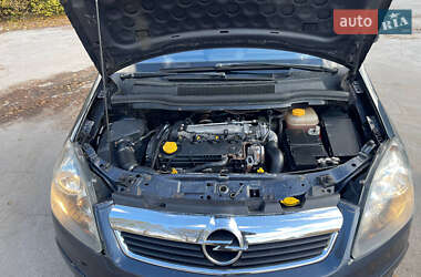 Минивэн Opel Zafira 2006 в 