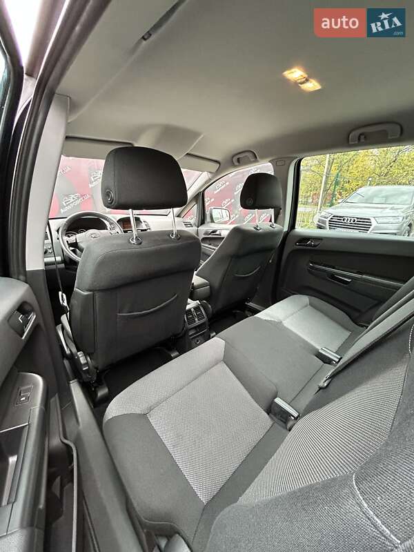 Минивэн Opel Zafira 2011 в Сумах