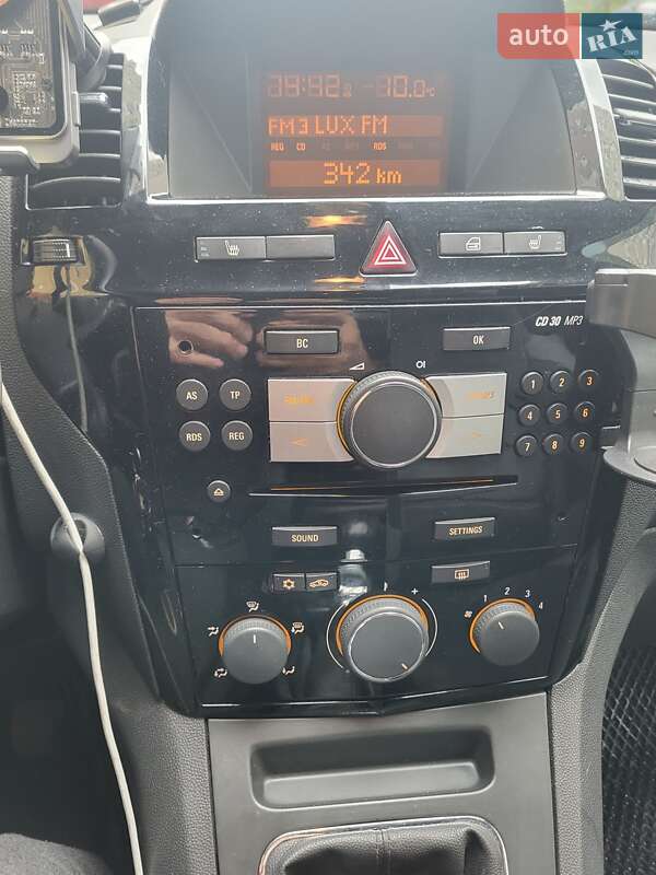 Мінівен Opel Zafira 2011 в Києві