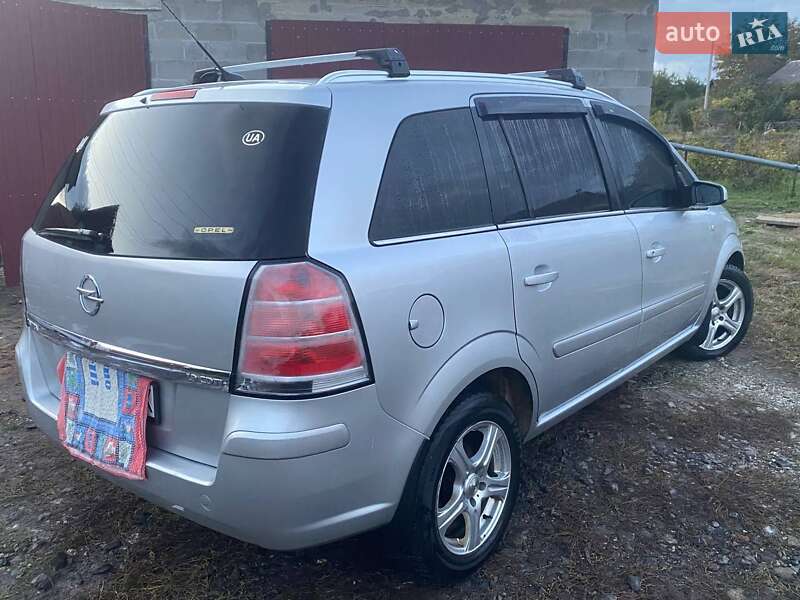 Минивэн Opel Zafira 2007 в Золочеве