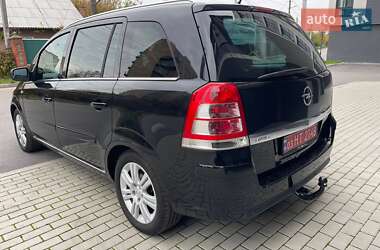 Минивэн Opel Zafira 2010 в Ракитном