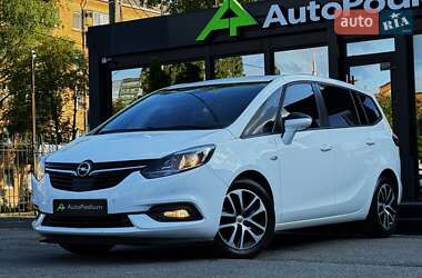 Минивэн Opel Zafira 2018 в 