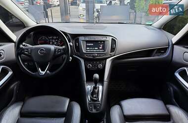Минивэн Opel Zafira 2018 в 