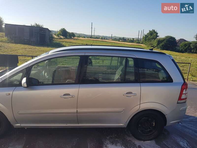 Минивэн Opel Zafira 2009 в Тлумаче