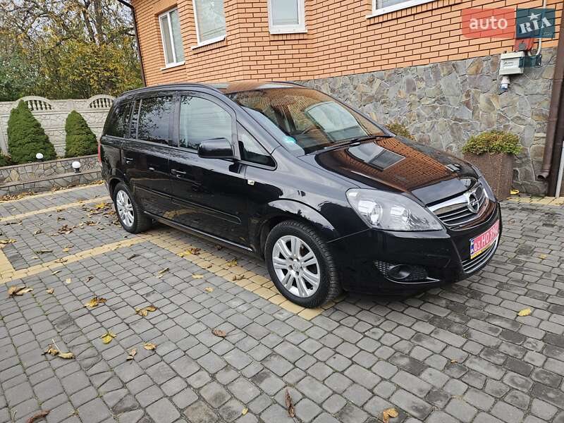 Минивэн Opel Zafira 2013 в Луцке
