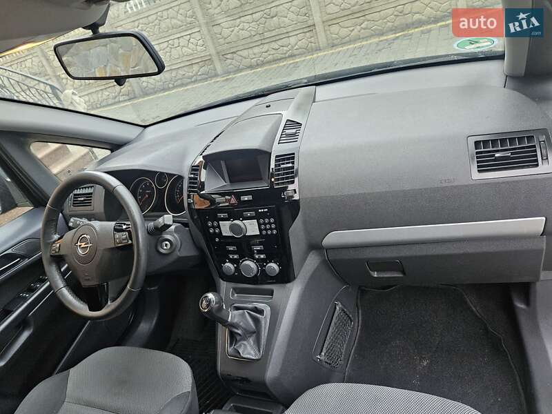 Минивэн Opel Zafira 2013 в Луцке
