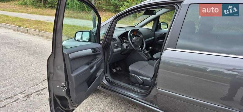 Минивэн Opel Zafira 2011 в Вараше фото 14 Минивэн Opel Zafira 2011 в Вараше
