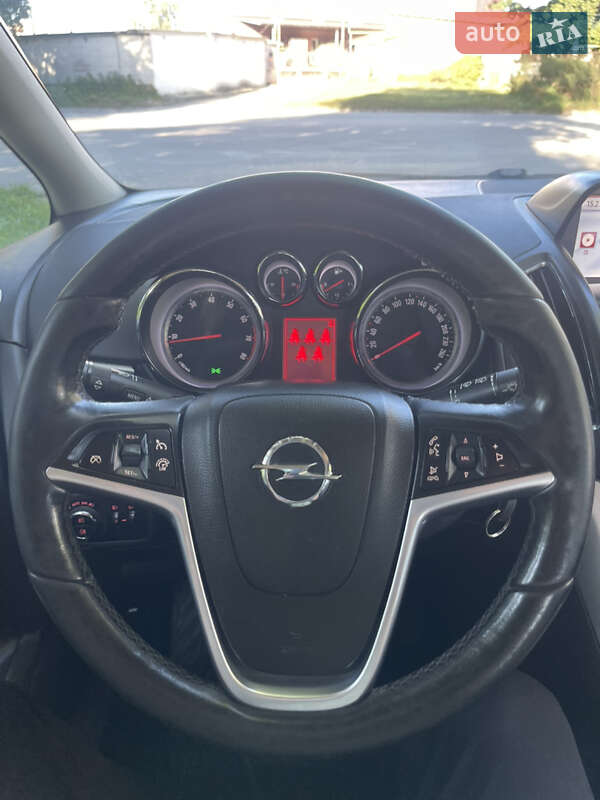 Мінівен Opel Zafira 2014 в Львові