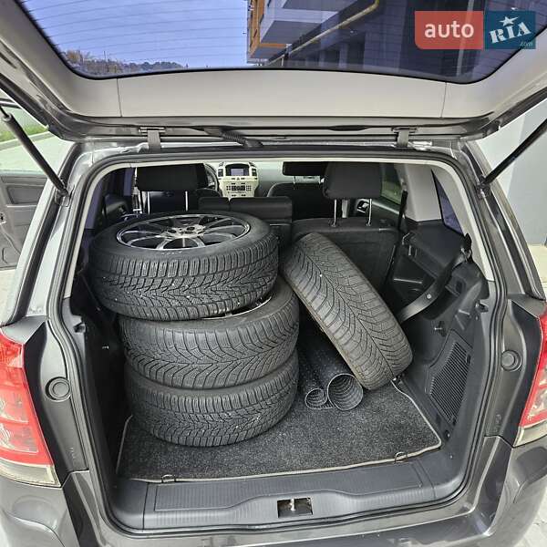 Минивэн Opel Zafira 2008 в Виннице