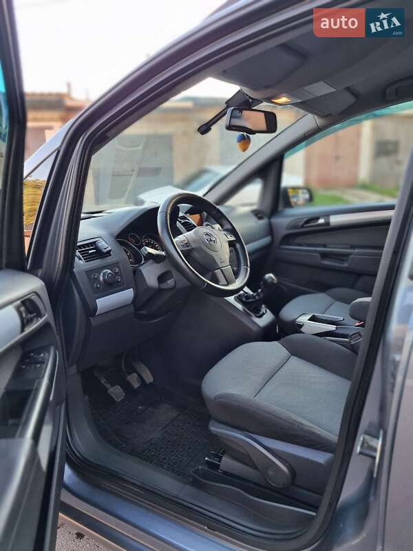 Мінівен Opel Zafira 2006 в Житомирі