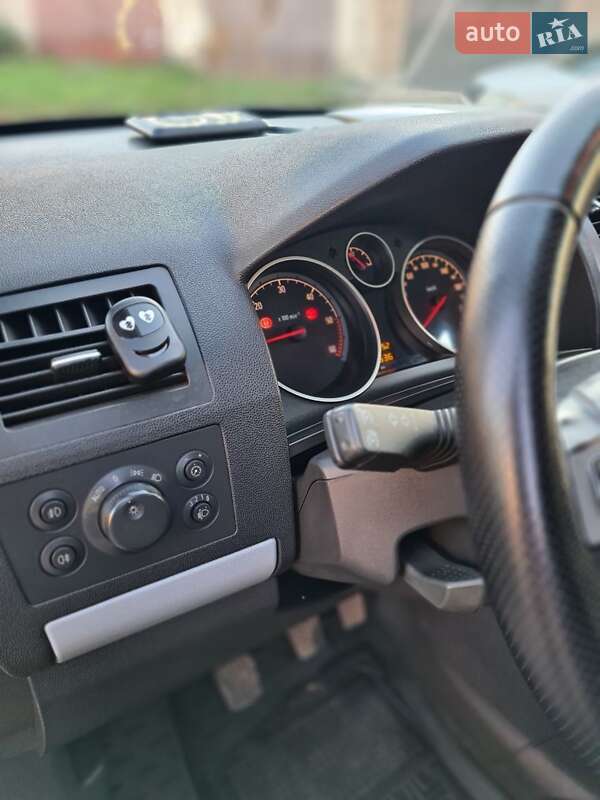 Мінівен Opel Zafira 2006 в Житомирі