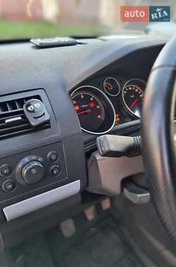 Минивэн Opel Zafira 2006 в  фото 22 Минивэн Opel Zafira 2006 в