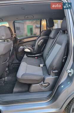 Минивэн Opel Zafira 2006 в  фото 27 Минивэн Opel Zafira 2006 в