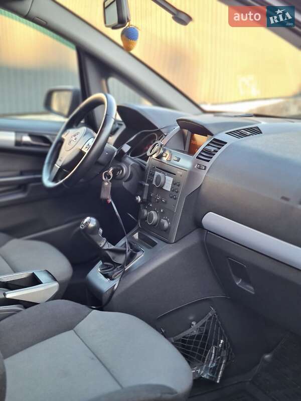 Мінівен Opel Zafira 2006 в Житомирі