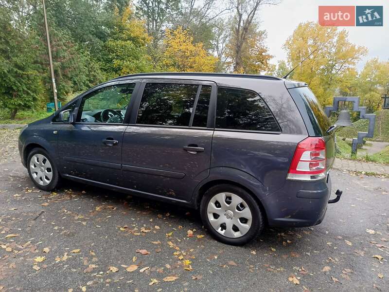 Минивэн Opel Zafira 2014 в Киеве фото 5 Минивэн Opel Zafira 2014 в Киеве