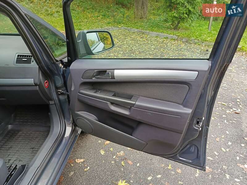 Минивэн Opel Zafira 2014 в Киеве фото 31 Минивэн Opel Zafira 2014 в Киеве