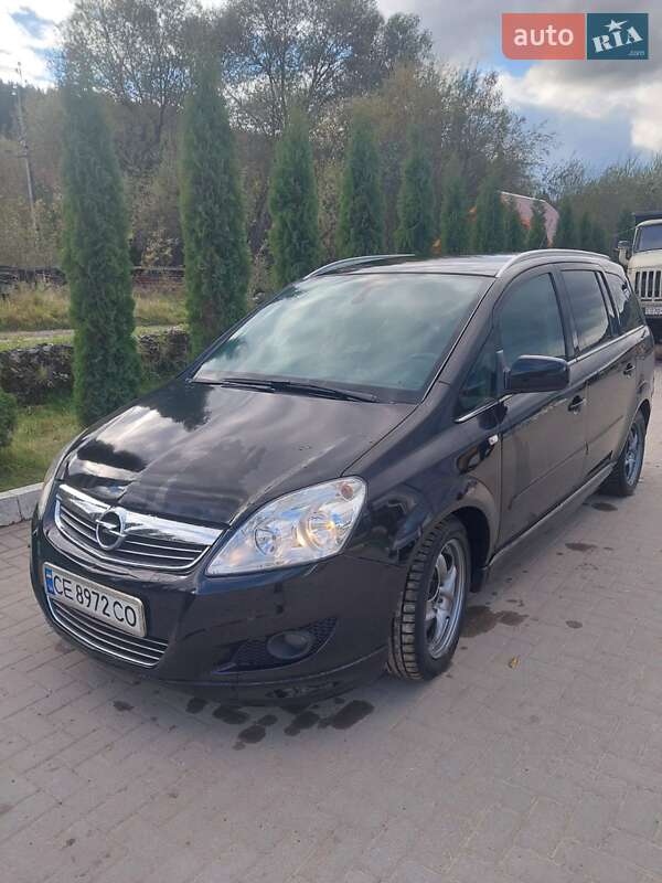 Минивэн Opel Zafira 2010 в Путиле