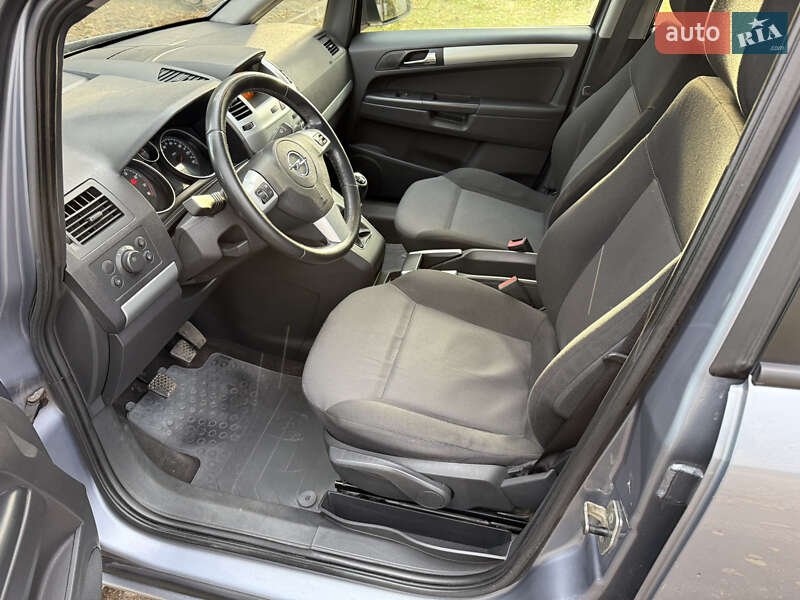 Минивэн Opel Zafira 2010 в Новом Буге фото 9 Минивэн Opel Zafira 2010 в Новом Буге