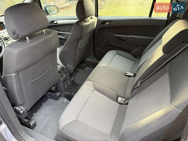 Минивэн Opel Zafira 2010 в Новом Буге фото 12 Минивэн Opel Zafira 2010 в Новом Буге