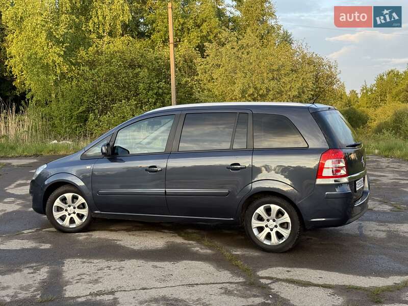 Минивэн Opel Zafira 2010 в Дрогобыче